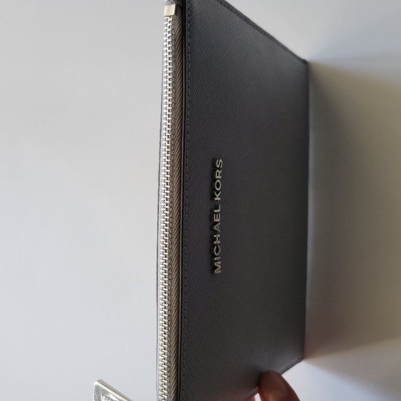 MICHAEL KORS SMALL LEATHER VINYL SILVER PEWTER JET SET CLUTCH COIN PURSE WALLET - Picture 2 of 4